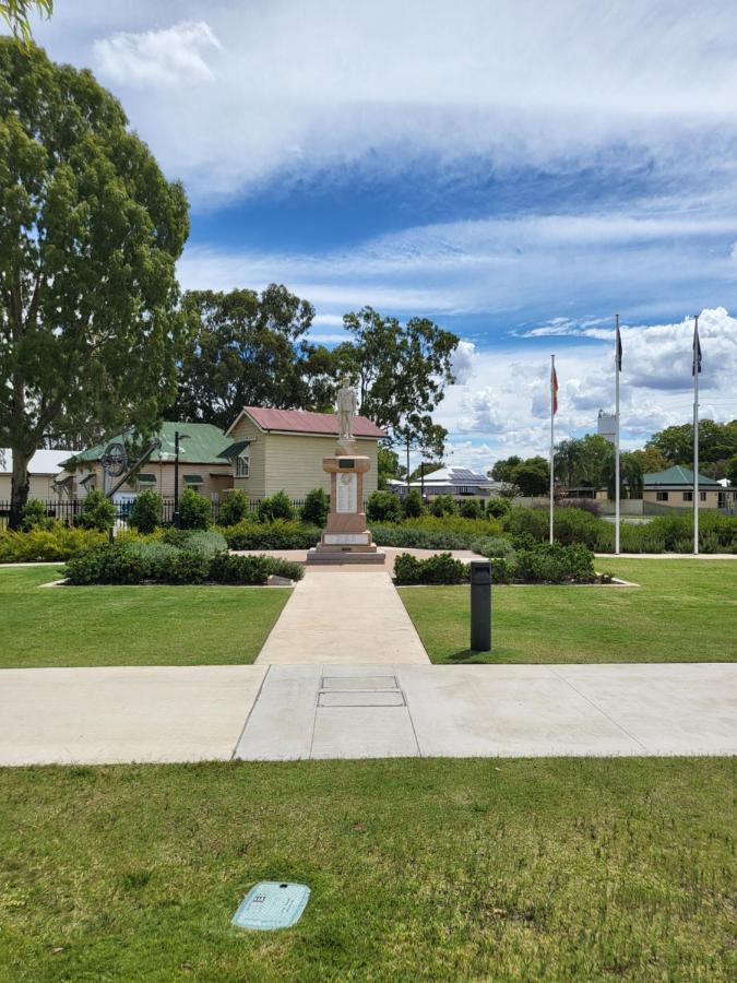 Chinchilla Tourist Park Hotel Exterior photo